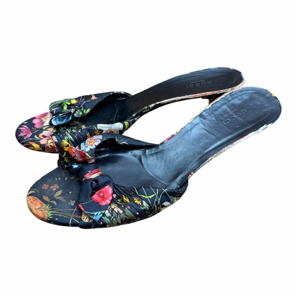 Gucci Shoes - GUCCI Cloth  mules & clogs size 11 Sandals Heel Dark Floral Pumps Academia